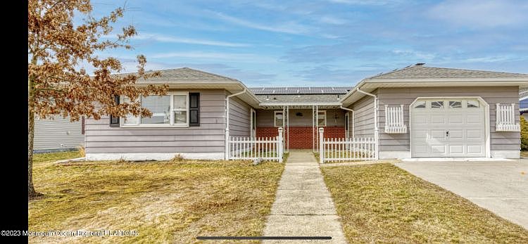 1st image of 16 Bahamia Dr