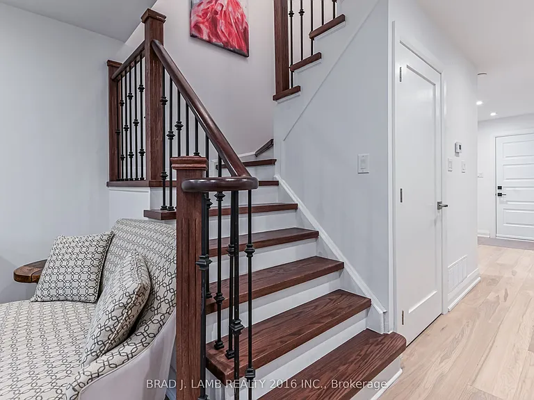 54 Campbell Ave #2 — Photo 22