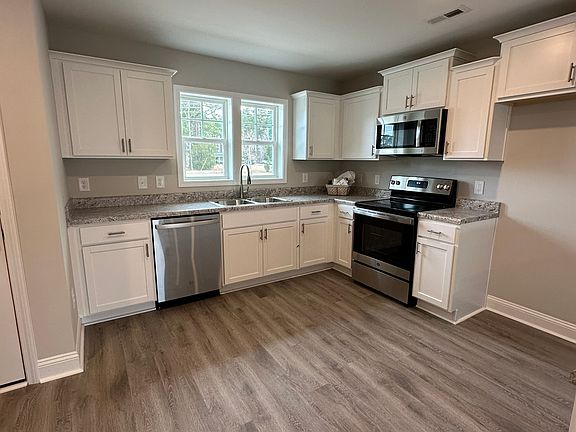 5th image of 128 Smallwood Rd