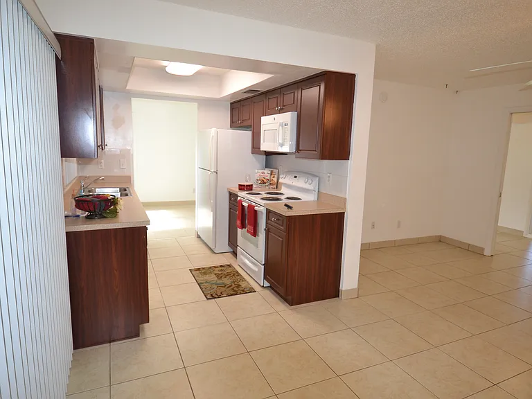2357 White Oak Cir — Photo 19