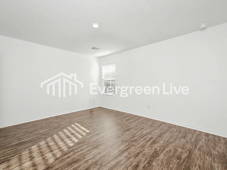 2308 Bleeker St — Photo 7