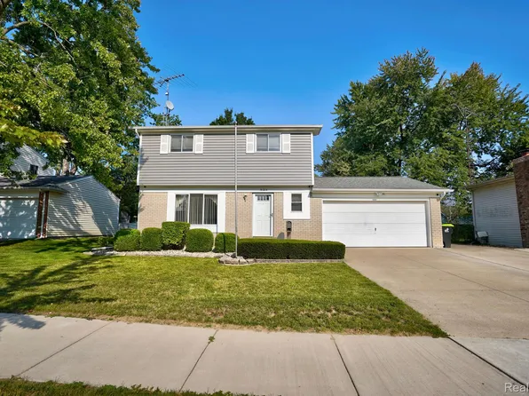 5165 Oakview Dr, Swartz Creek, MI 48473