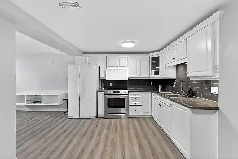 45 Assiniboine Dr #1 — Photo 5