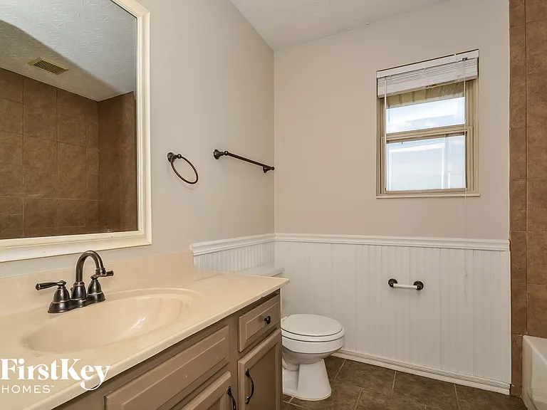 5456 Shady Meadows Dr — Photo 9