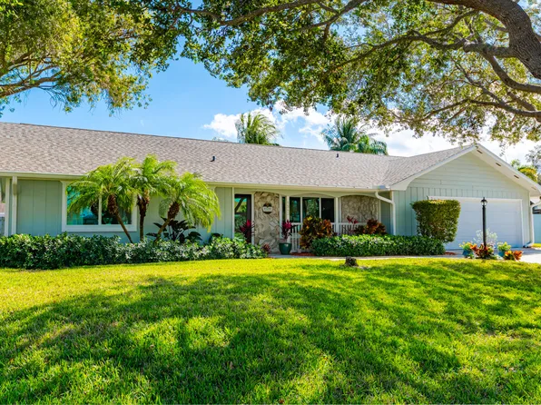 1943 NE Aloe Calle, Jensen Beach, FL 34957