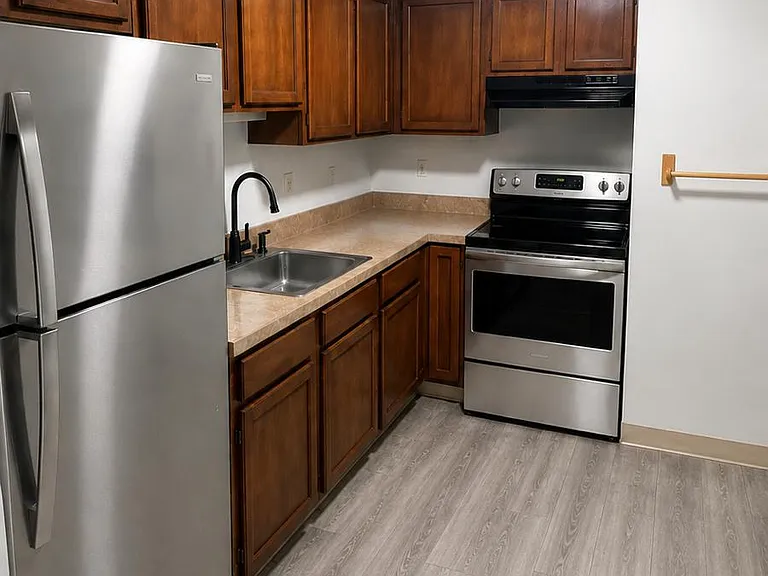 9 Store Ave #10 — Photo 3