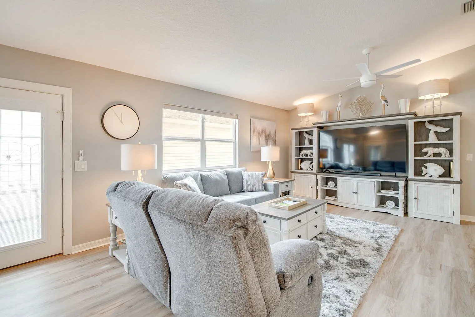 2 bed, 2.0 bath, 1194 sqft, $4,247 — Photo 1