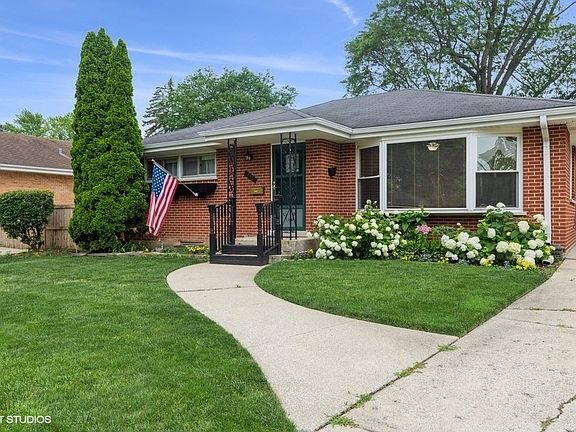 2nd image of 414 N Eastwood Ave