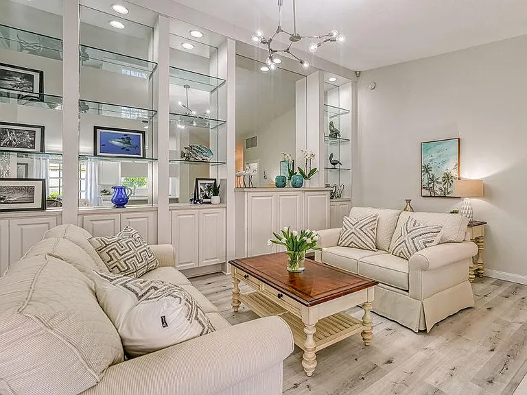 5852 Helicon Pl — Photo 1