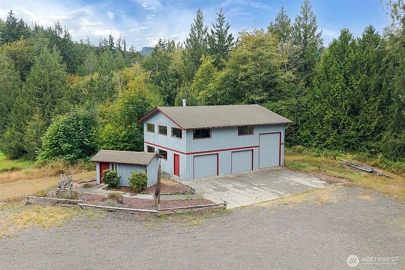 3rd image of 572 Dodger Lane
