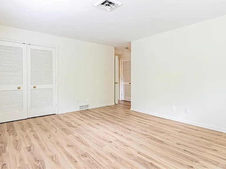 3401 Southdale Dr #5 — Photo 9