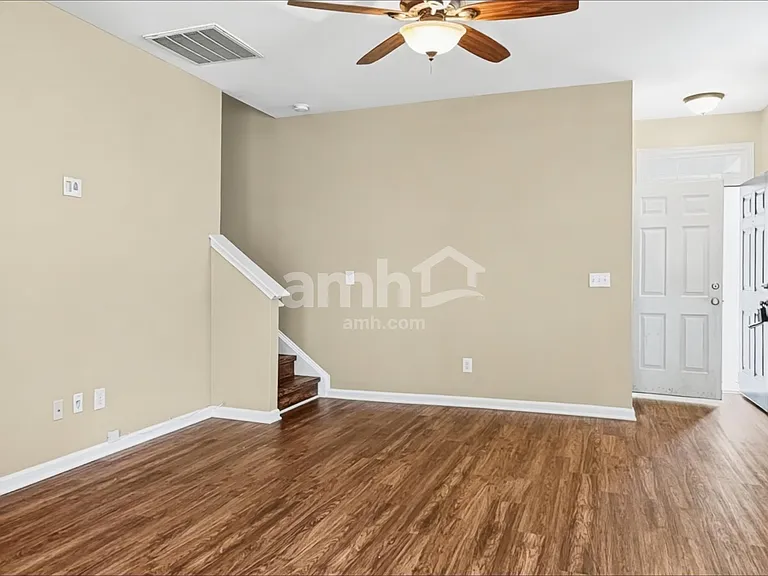 148 Bellfare Dr — Photo 7