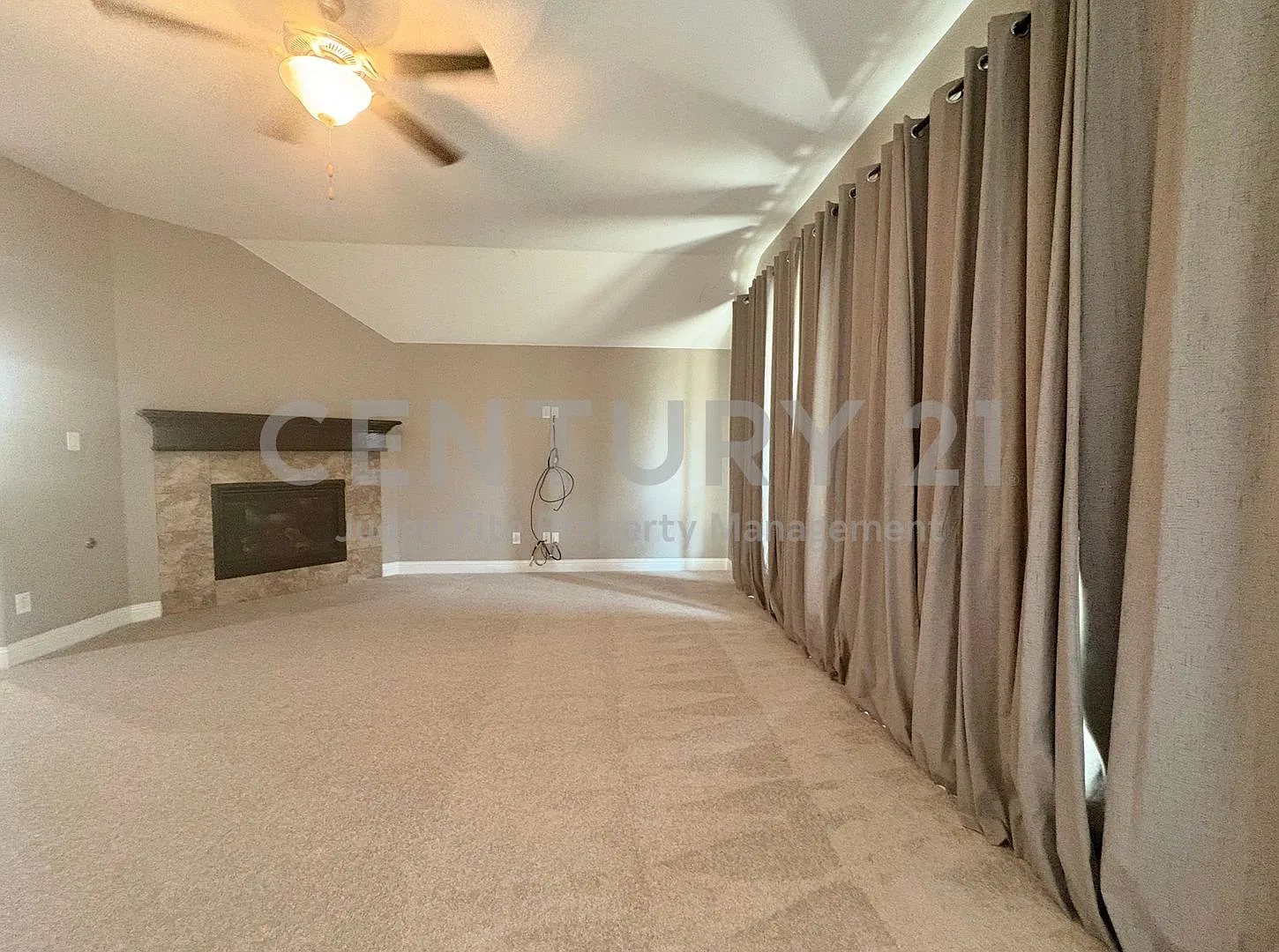 Lovely 4/3.5/2 in Allen Ready For Move-In! — Photo 4