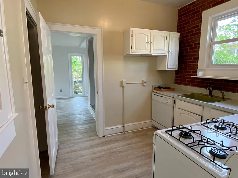 608 N Fillmore St — Photo 8