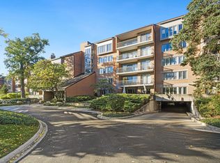 44 Park Ln Unit 223, Park Ridge, IL 60068