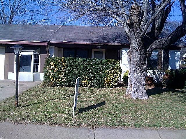1st image of 3201 W Walnut St