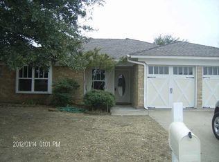 6476 Loma Vista Dr, Watauga, TX 76148
