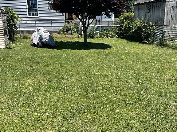 3rd image of 5203 Arendell Ave