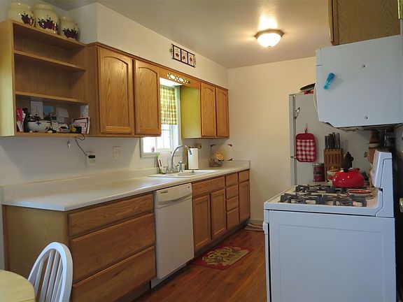 2nd image of 1035 Black Blvd