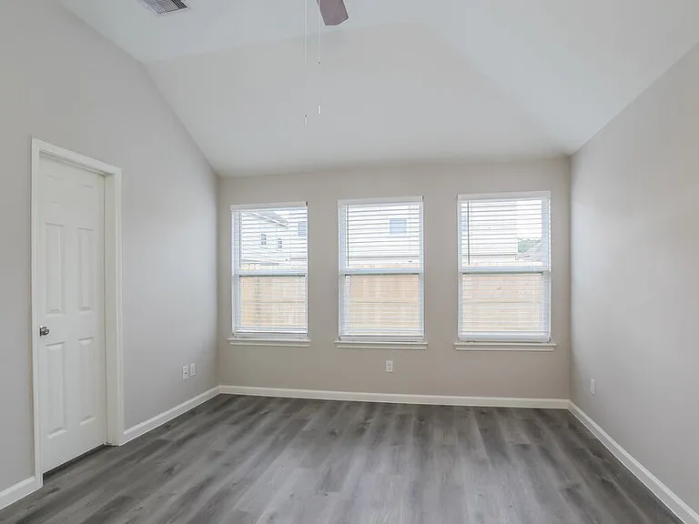 4843 Fair Oak Dale Ln — Photo 9