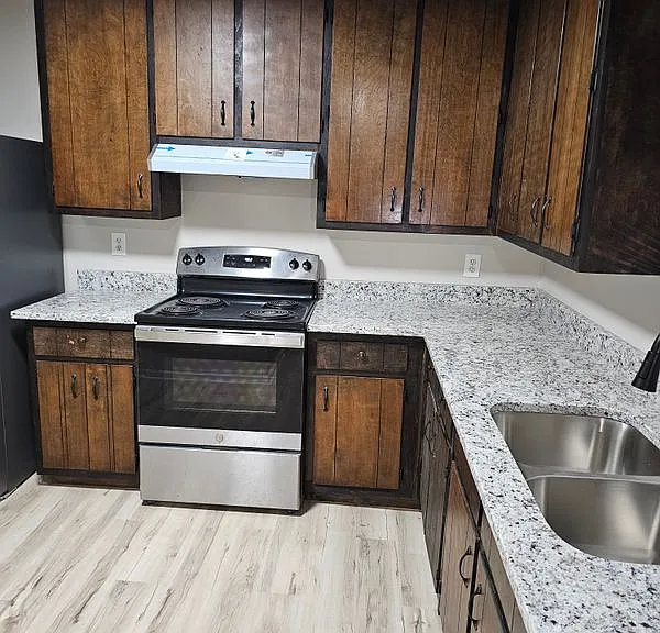 2128 Terrace Club Ct #B — Photo 13