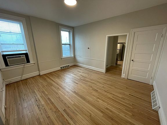 4th image of 1126 Graham St #2A