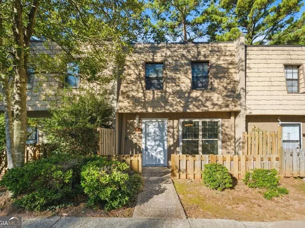 6427 Wood Cir W, Morrow, GA 30260