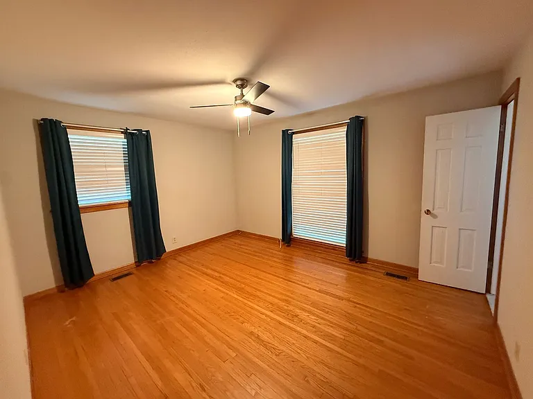 102 Medearis Dr — Photo 7