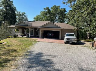 5625 E Middleview Rd, Centralia, MO 65240