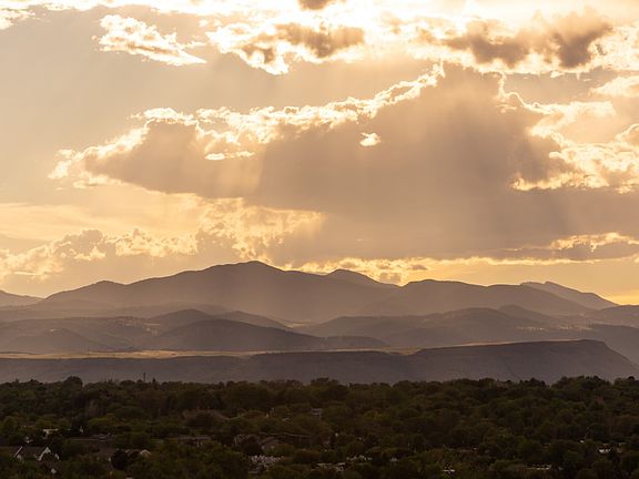 The elements at Sloan's Lake ; Denver, CO Apartments ; Mountain Views