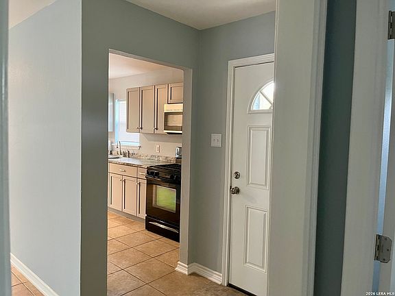 3rd image of 166 KILLARNEY DR