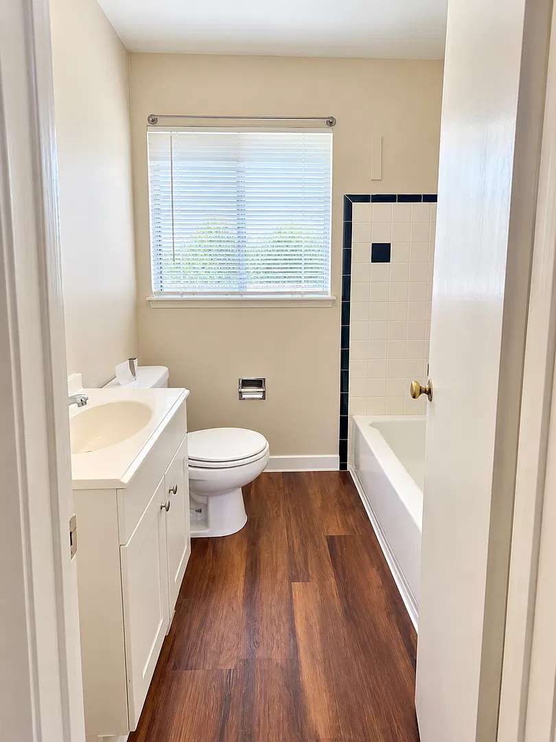 3015 F Street — Photo 2