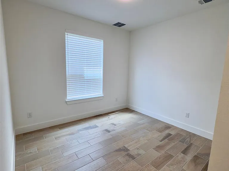 15206 Cortines Ct — Photo 17