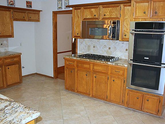 4th image of 6606 Saint Andrews Dr