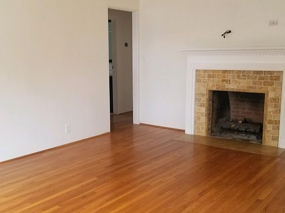 4th image of 214 Vernal Ave #2
