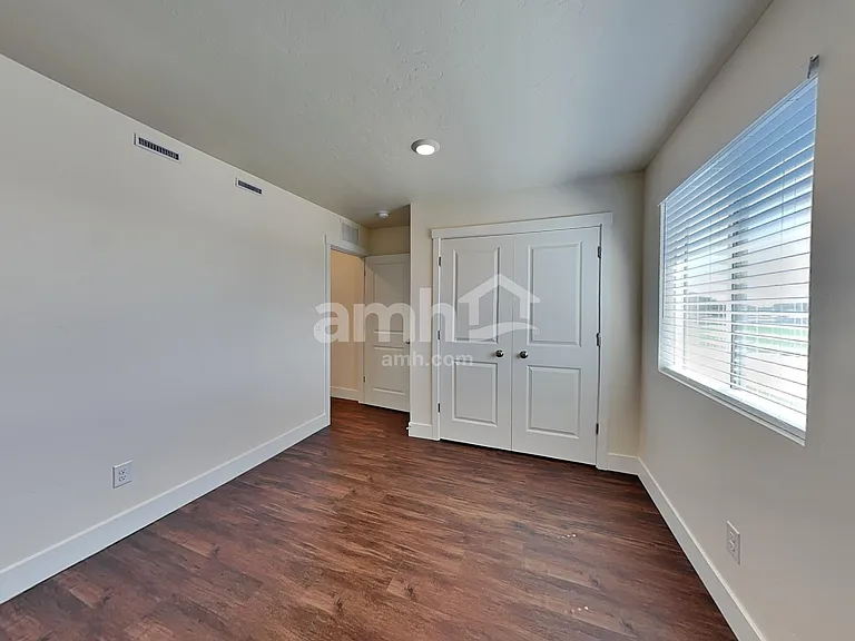 1461 W Afton St — Photo 17