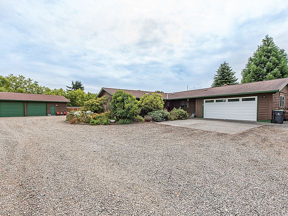 Main house/2 bay shop/office