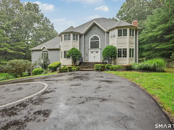 97 Brookhollow Lane, Stamford, CT 06902