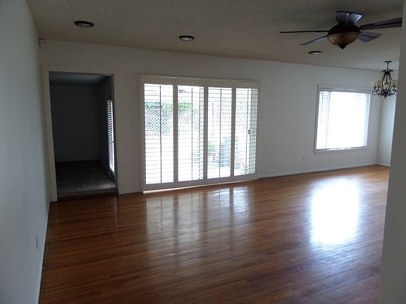2nd image of 11445 Elmhurst Dr