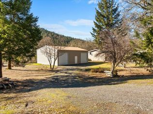 1200 Van Duzen Rd, Mad River, CA 95526