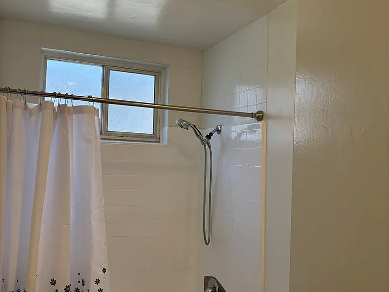 3104 Montrose Ave — Photo 13