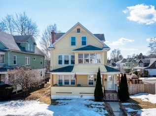 30-32 Ridgewood Ave, Holyoke, MA 01040