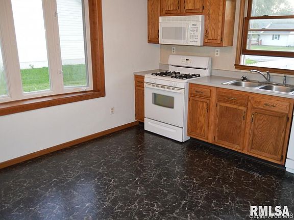 3rd image of 100 E Woodland Ave