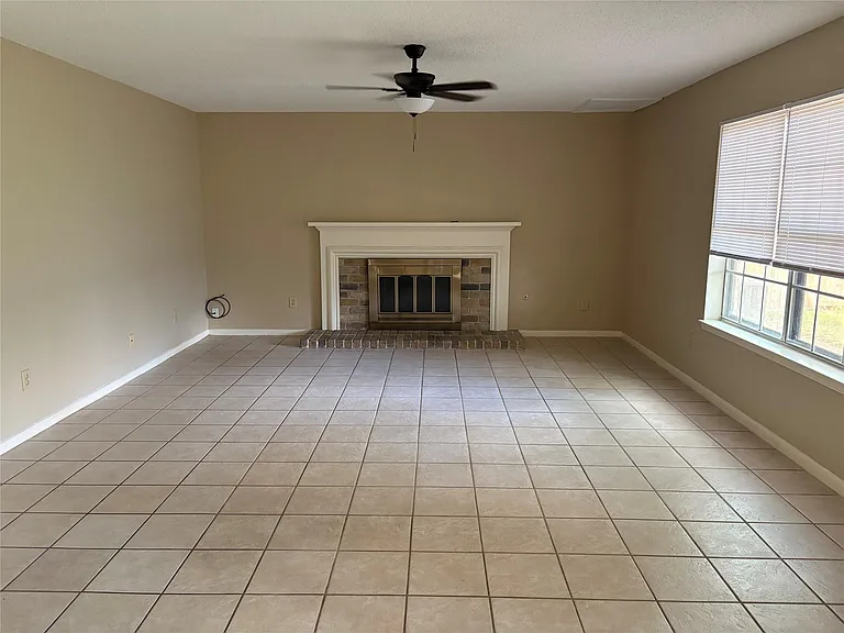3310 Mulberry Hill Ln — Photo 3