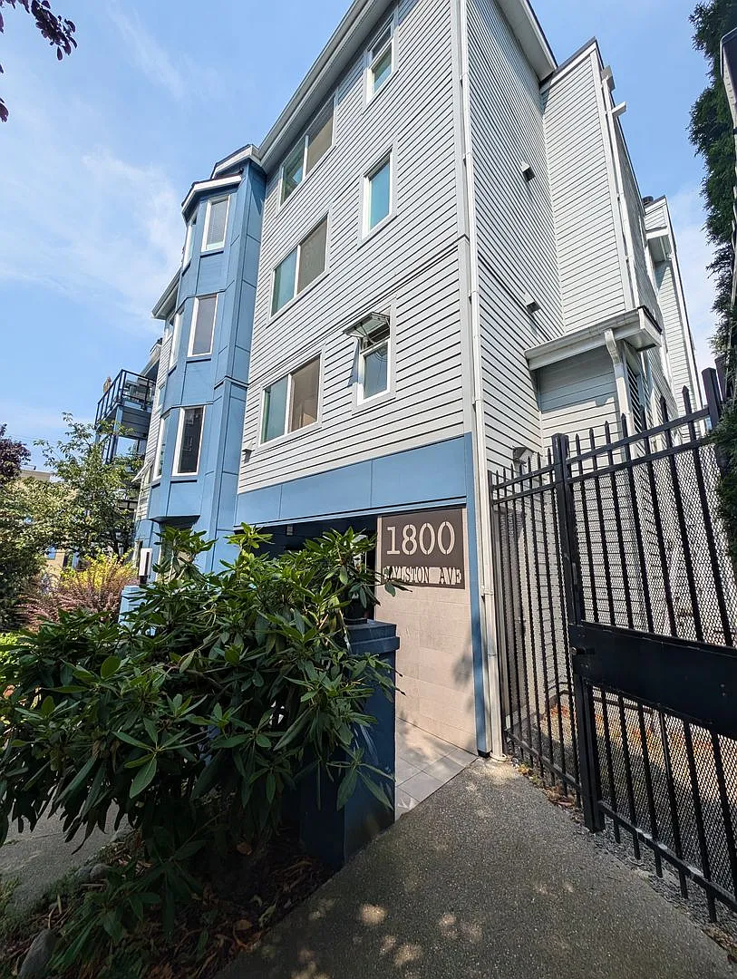 Building Photo - 1800 Boylston Ave #304