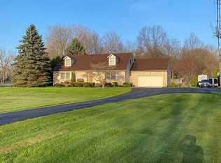 8671 Crabb Rd, Temperance, MI 48182