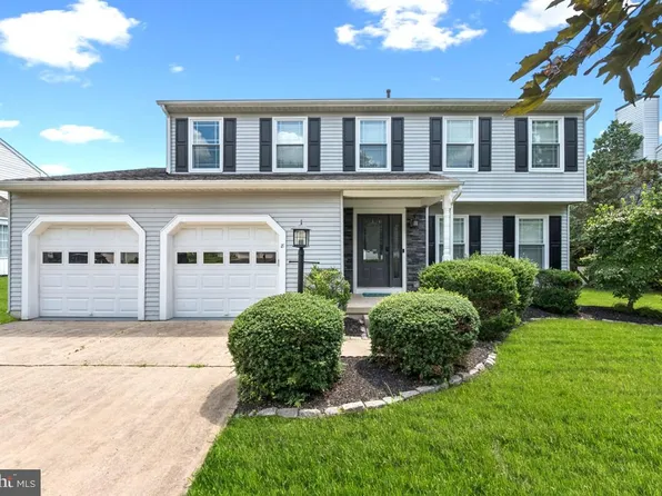 8 Billingsport Dr, Sicklerville, NJ 08081