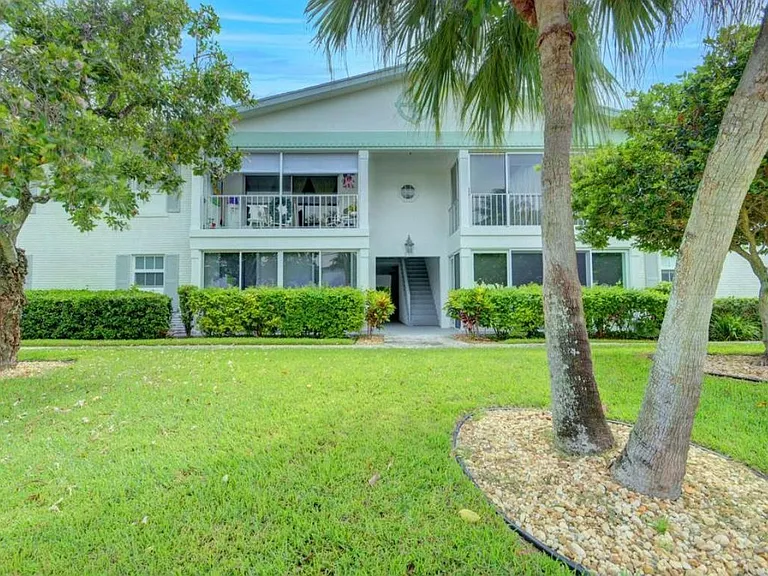 315 Venetian Dr #6 — Photo 7