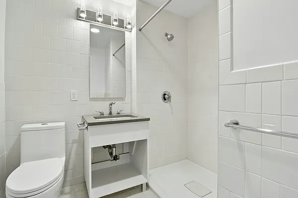 Rented by Greystar | media 10