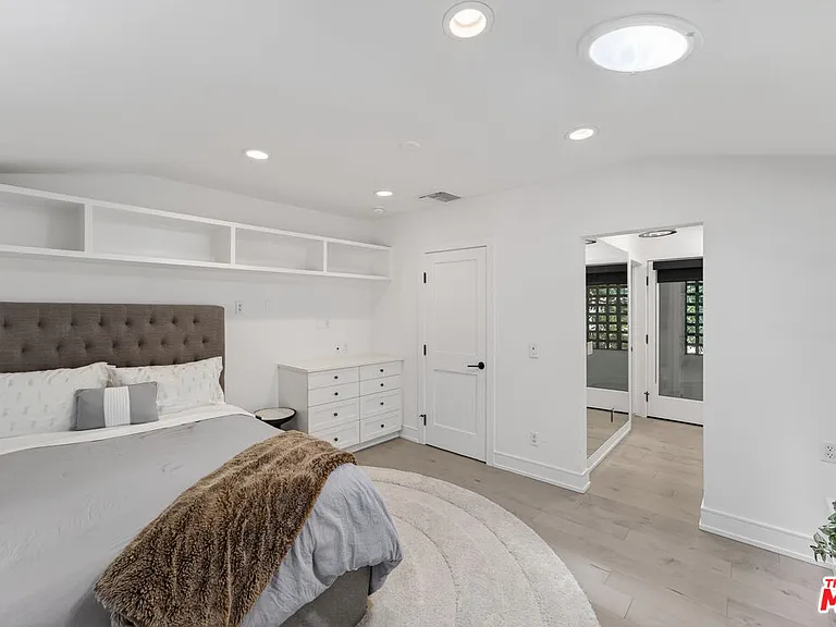 760 S San Rafael Ave — Photo 38